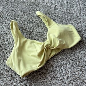 BuffBunny Twisted Sports Bra - LIKE NEW